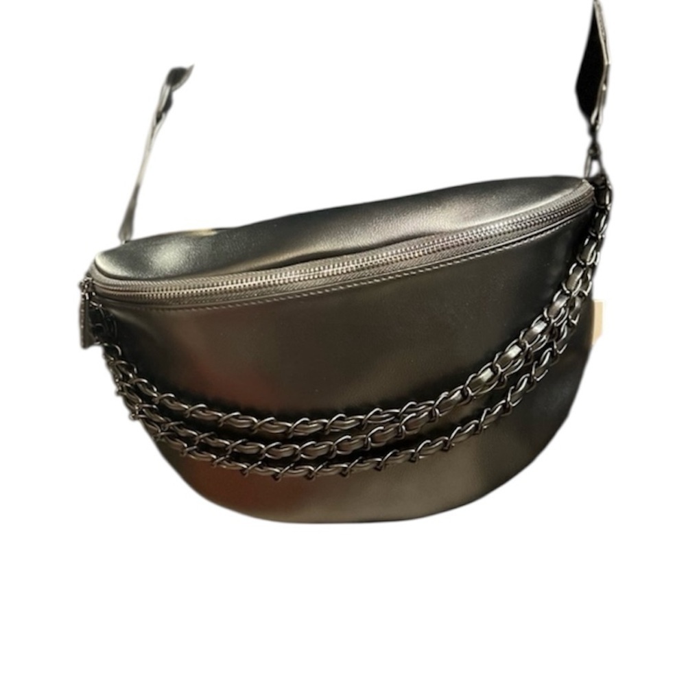 🖤🖤NWT- BCBGENERATION SUPER CUTE 2 in 1 BLACK FANNY PACK 🖤🖤